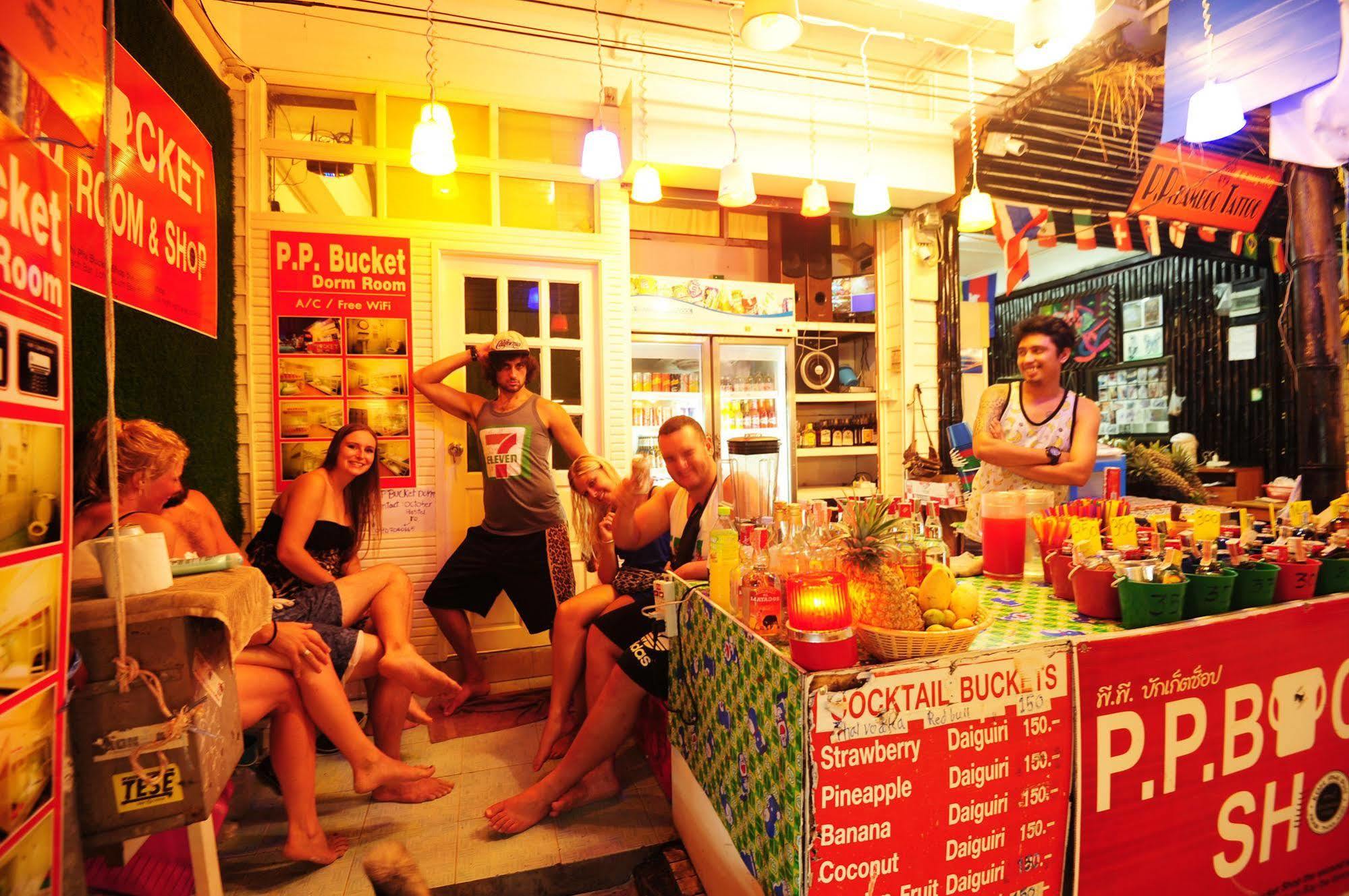 Phi Phi Bucket Hostel Exterior foto